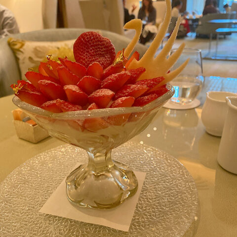 パレスホテルでイチゴパフェ🍓