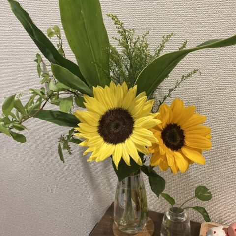 向日葵🌻の花言葉は【あなただけを見つめる】