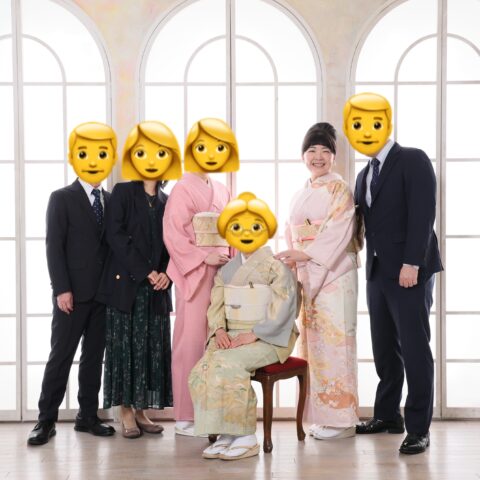 お母様の喜寿のお祝いで家族写真📷⚡️